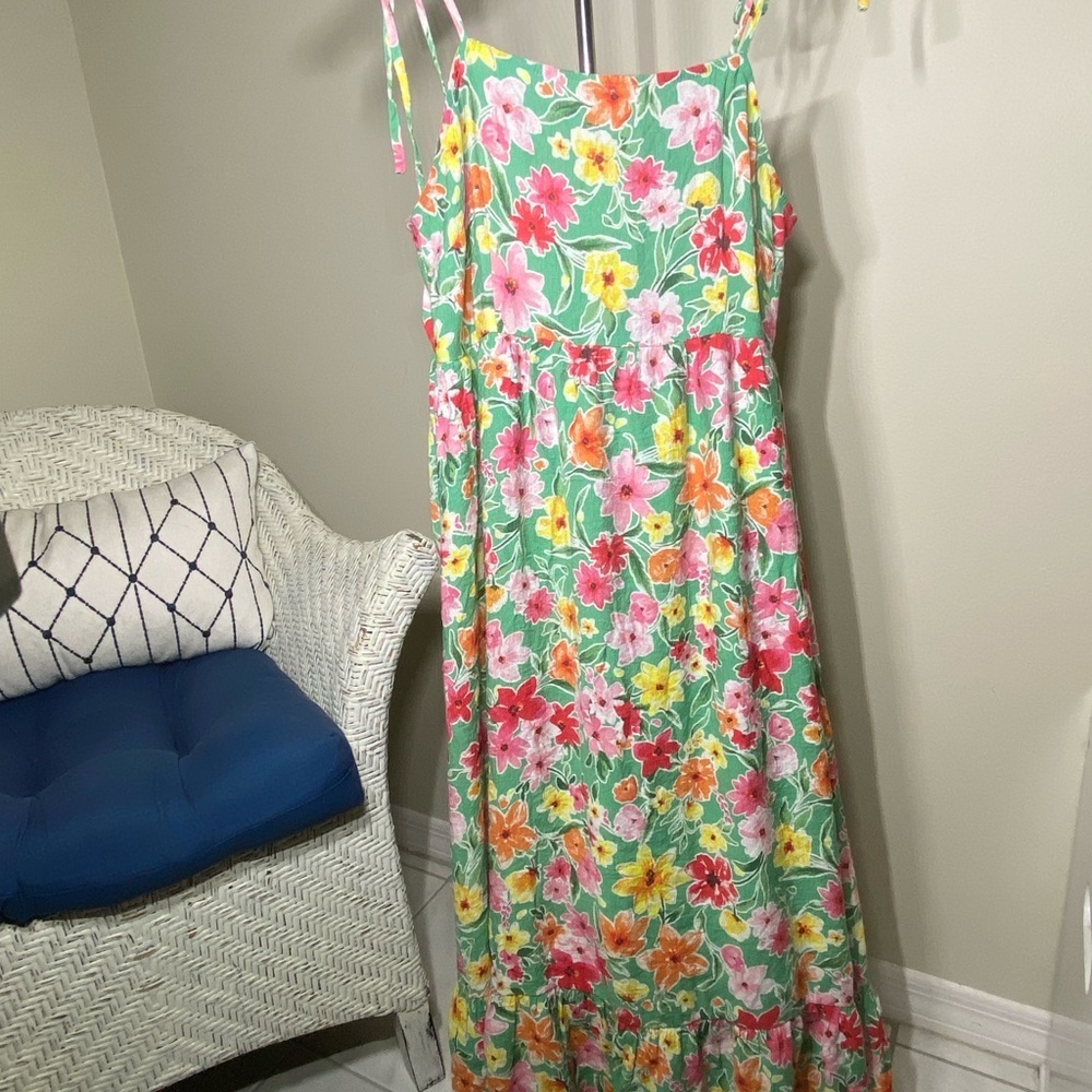 August Sky Romantic Floral Feminine Flowy Smocked Maxi Sun Dress - Size M - Picture 3 of 6